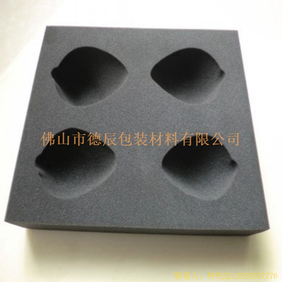 海綿內(nèi)托對各行各業(yè)產(chǎn)品起到絕緣、密封、防震、防塵、填充、隔音、固定，能夠保護包裝產(chǎn)品在運輸過程中安然無恙，起到保護產(chǎn)品的一個作用，同時可以美化產(chǎn)品，提升產(chǎn)品檔次。