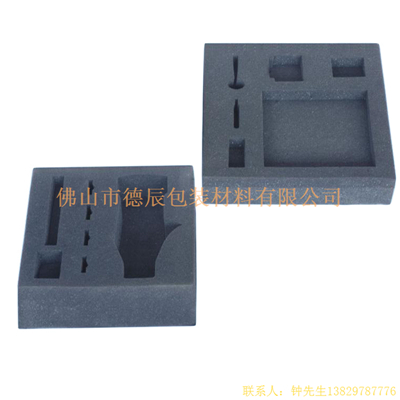 海綿內(nèi)托對各行各業(yè)產(chǎn)品起到絕緣、密封、防震、防塵、填充、隔音、固定，能夠保護包裝產(chǎn)品在運輸過程中安然無恙，起到保護產(chǎn)品的一個作用，同時可以美化產(chǎn)品，提升產(chǎn)品檔次。